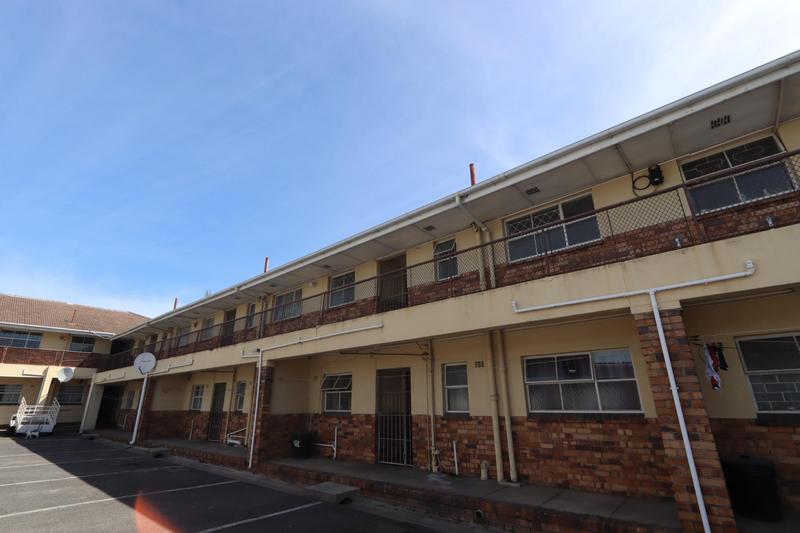 To Let 2 Bedroom Property for Rent in Lansdowne Western Cape